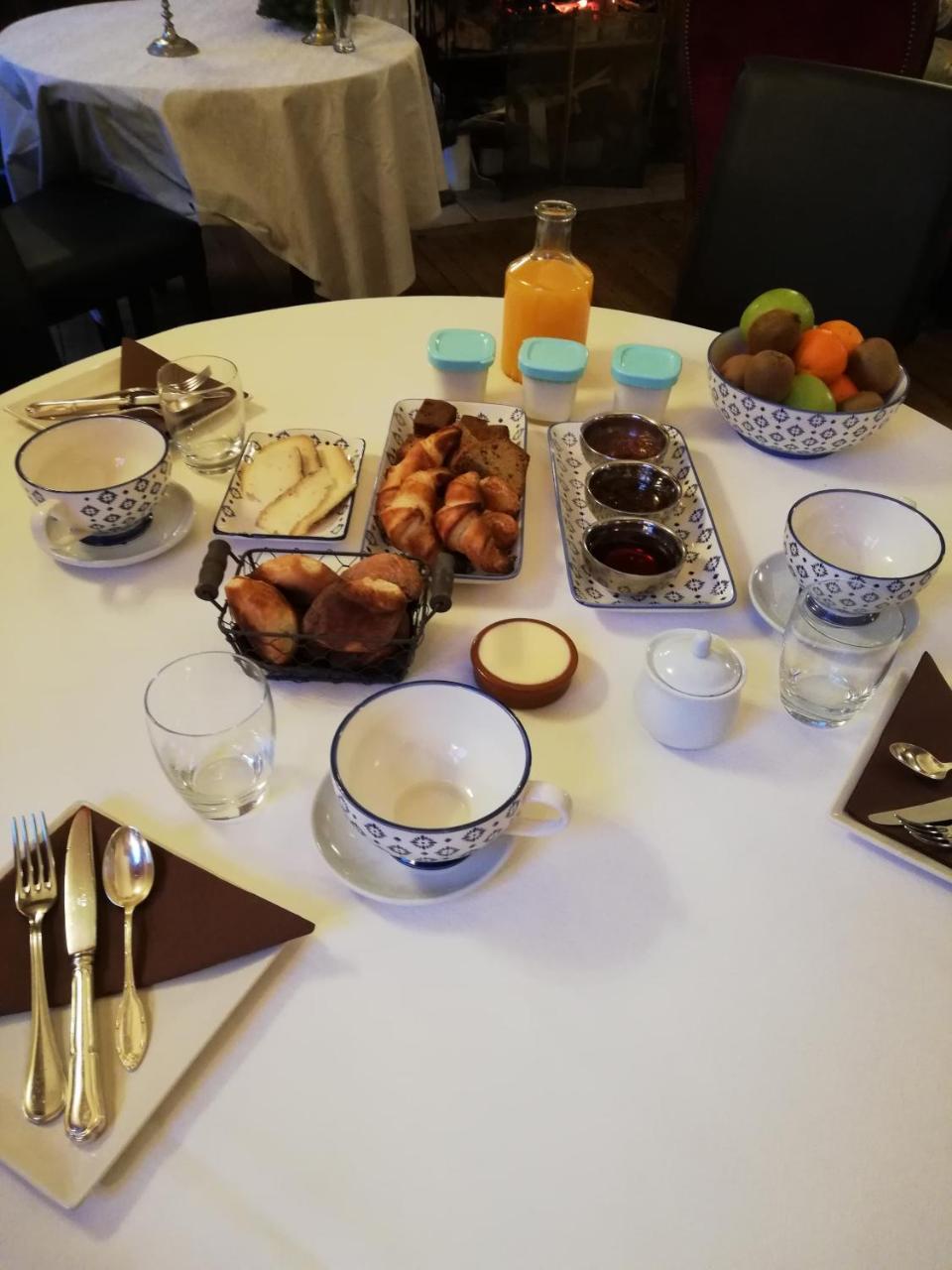 Chambre d'Hôtes Au Jardin Des Saveurs Acomodação com café da manhã Cordes-sur-Ciel Exterior foto